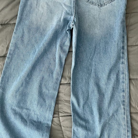 NEW- HIGH RISE WIDE LEG JEANS - Picture 7 of 8